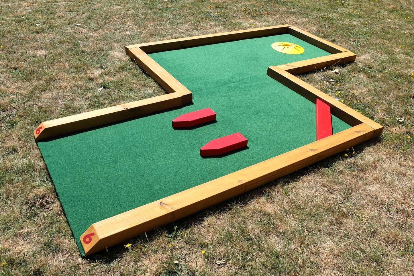 Classic Pro – 6-Hole Semi-Permanent Mini Golf Course