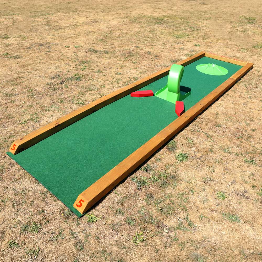 Classic Pro – 6-Hole Semi-Permanent Mini Golf Course
