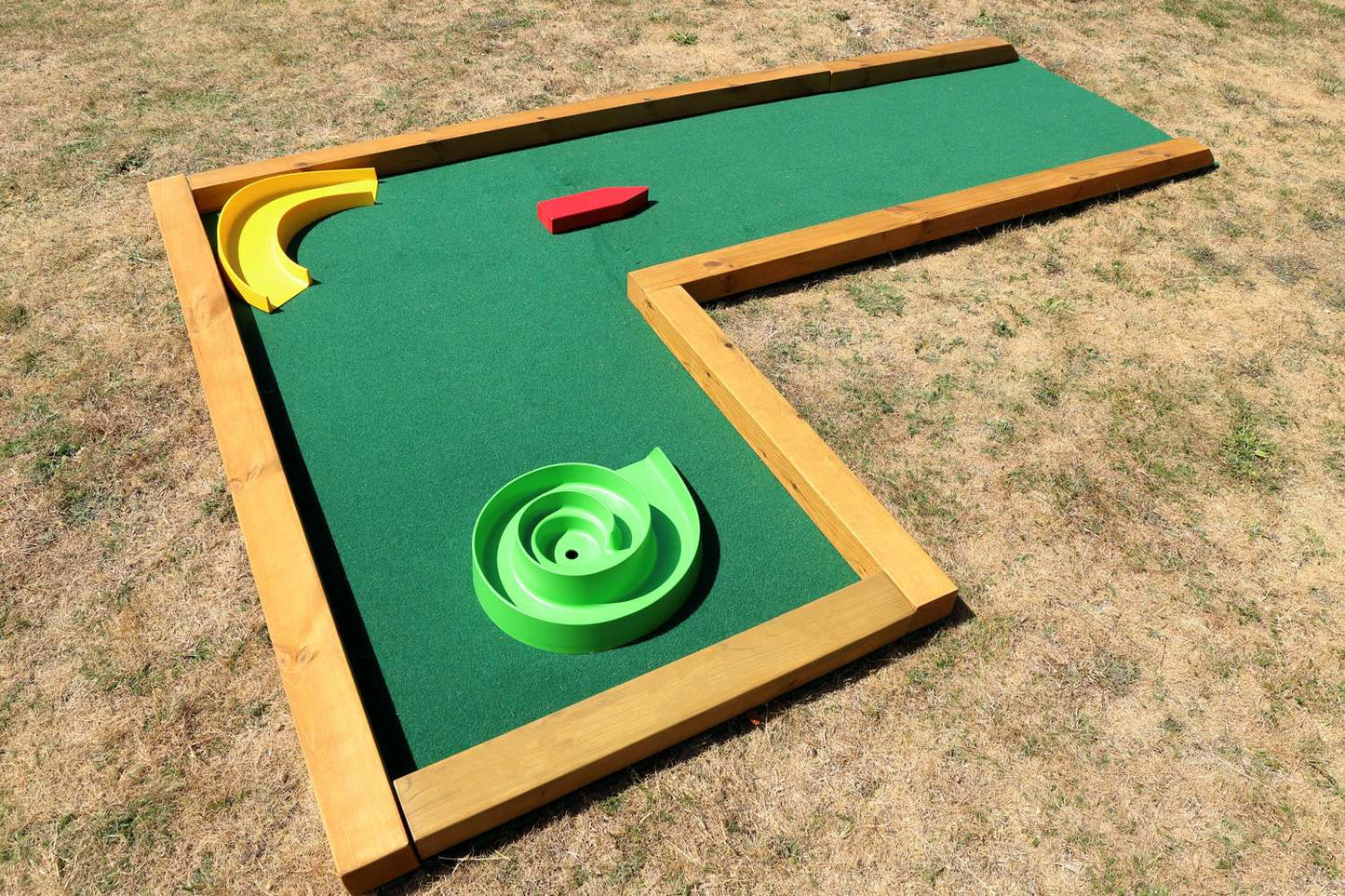 Signature Pro – 9-Hole Semi-Permanent Mini Golf Course
