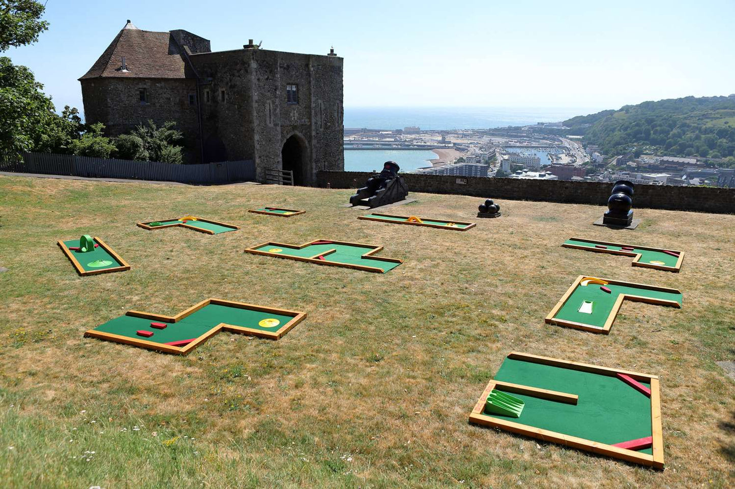 Signature Pro – 9-Hole Semi-Permanent Mini Golf Course