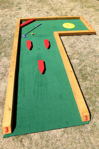 Essential Pro – 4-Hole Semi-Permanent Mini Golf Course